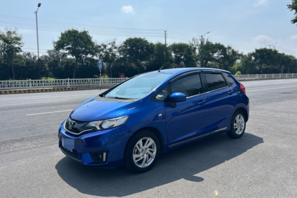 Used 2016  Honda Fit,Sedan  70,000 km   Milage