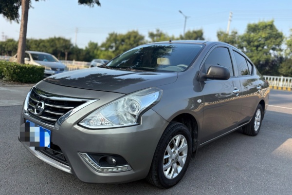 Used  2015 Nissan Sunny 1.5Sedan 82000km Milage